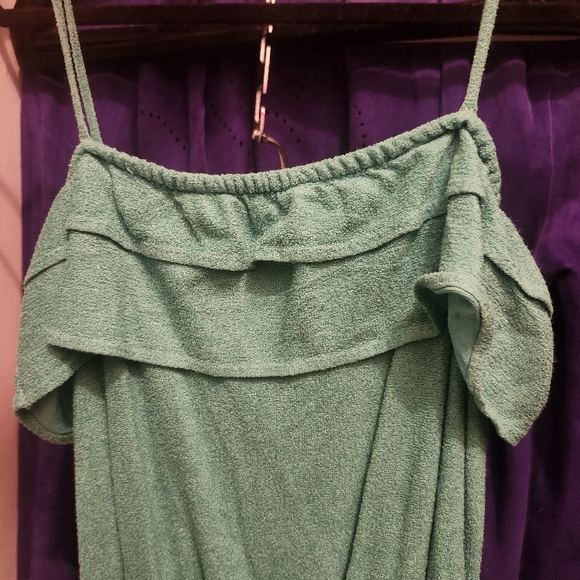 Green Sleeveless Dress with Ruffle Detail - Picture 2 of 4
